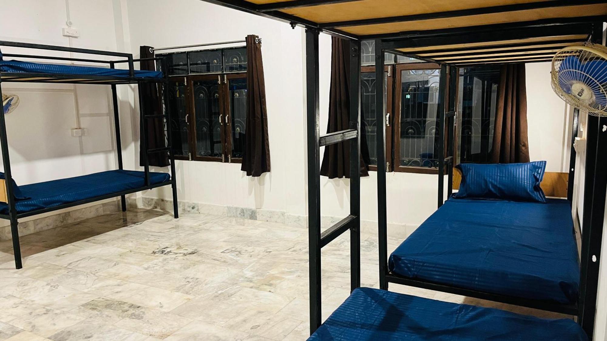 El Profesor Varanasi Dış mekan fotoğraf