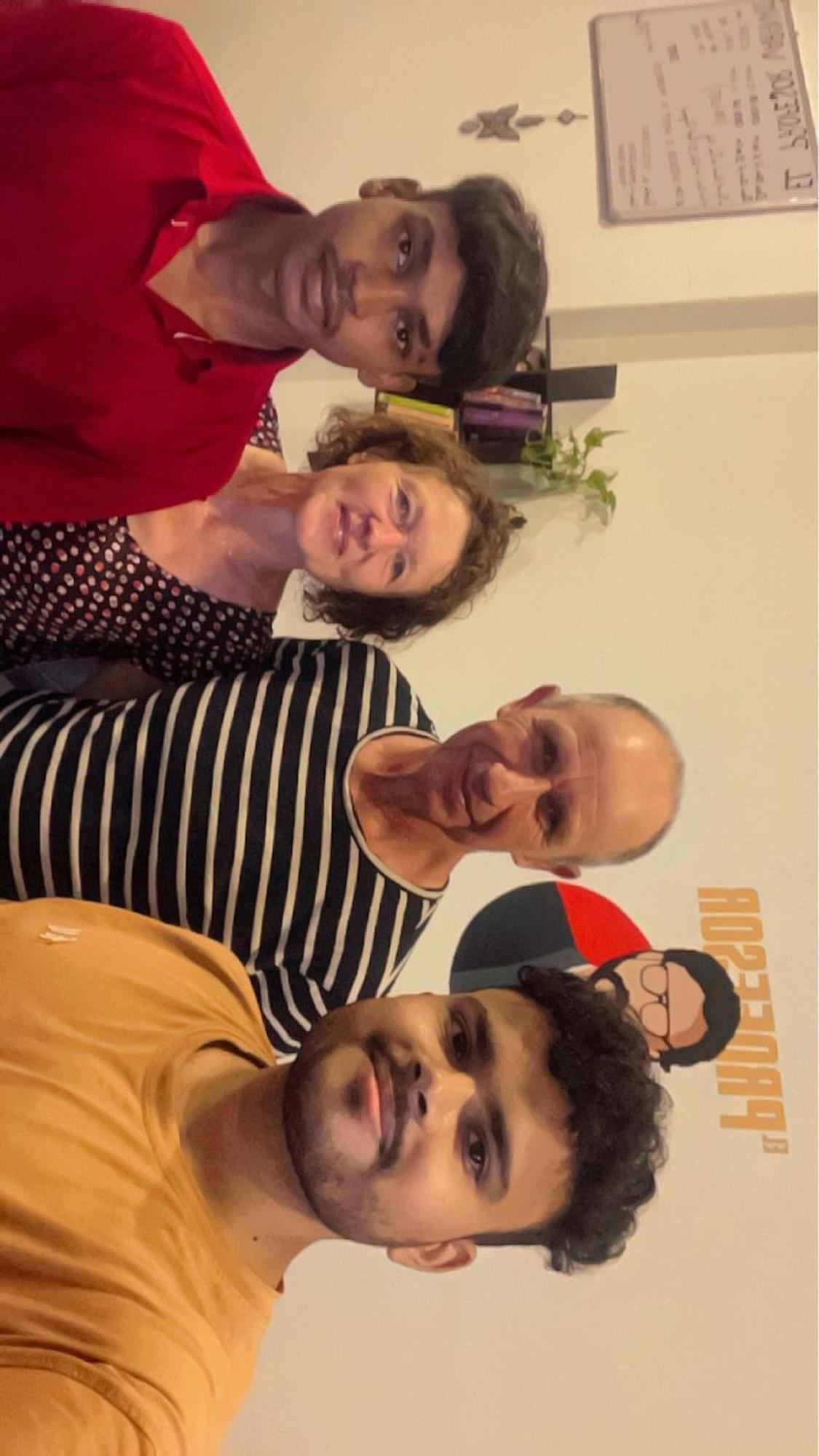 El Profesor Varanasi Dış mekan fotoğraf